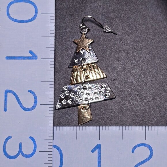 2/$15 Christmas Tree Dangling Earrings (NWOT) - Picture 4 of 4